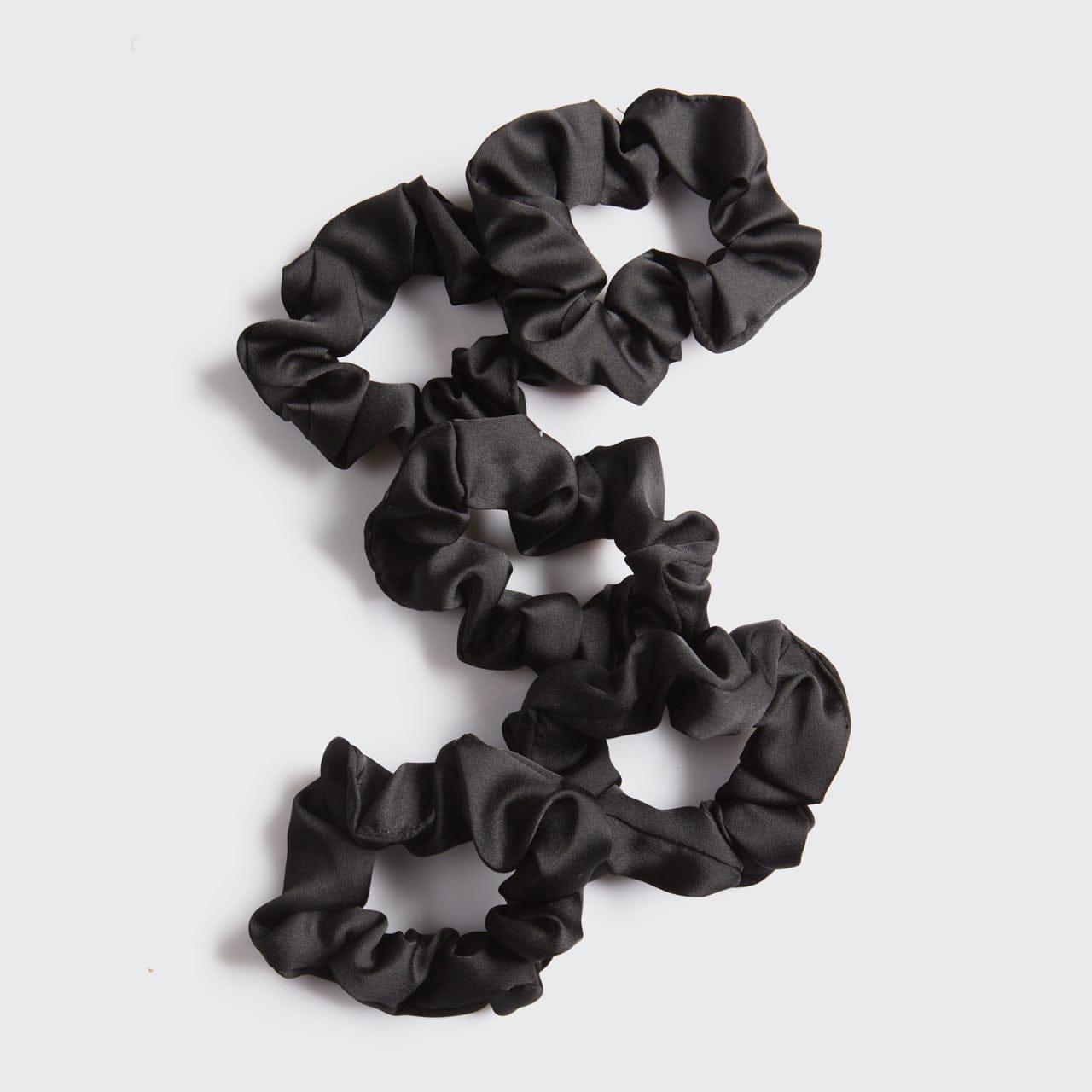 1627-Sleep-satin-scrunchie-black-2-1280x1280px.jpg