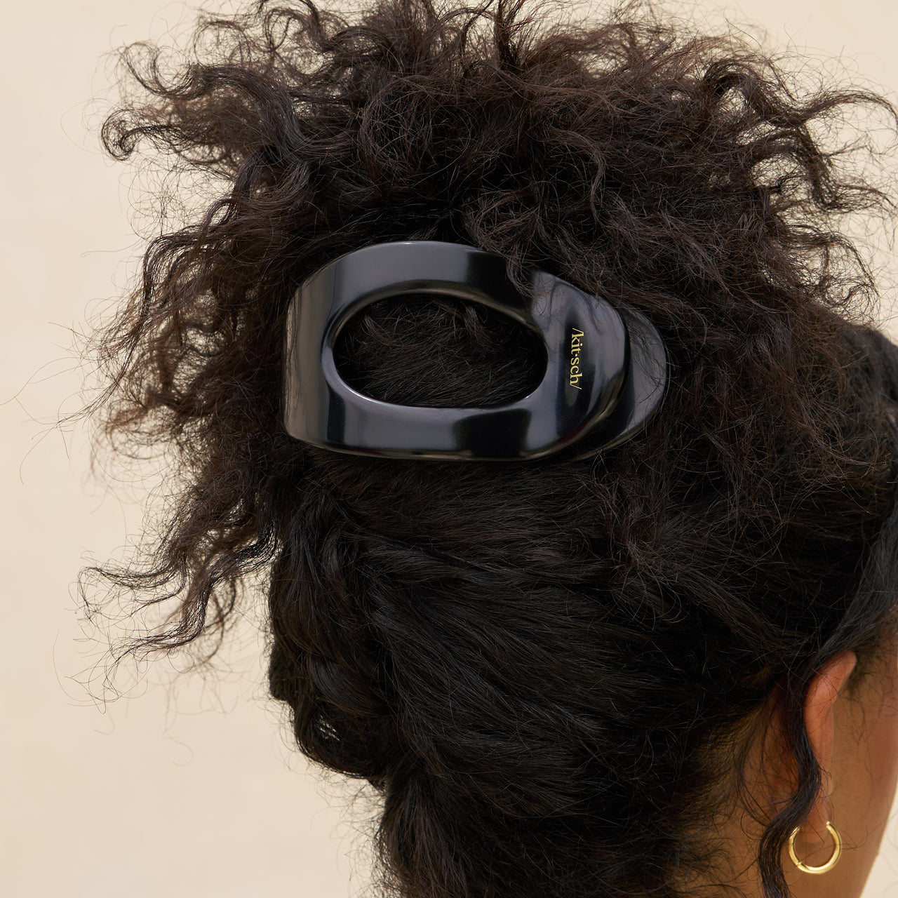 503561-RecycledPlasticLargeFlatCloudClip-Black-Hair-Model-1280x1280px.jpg
