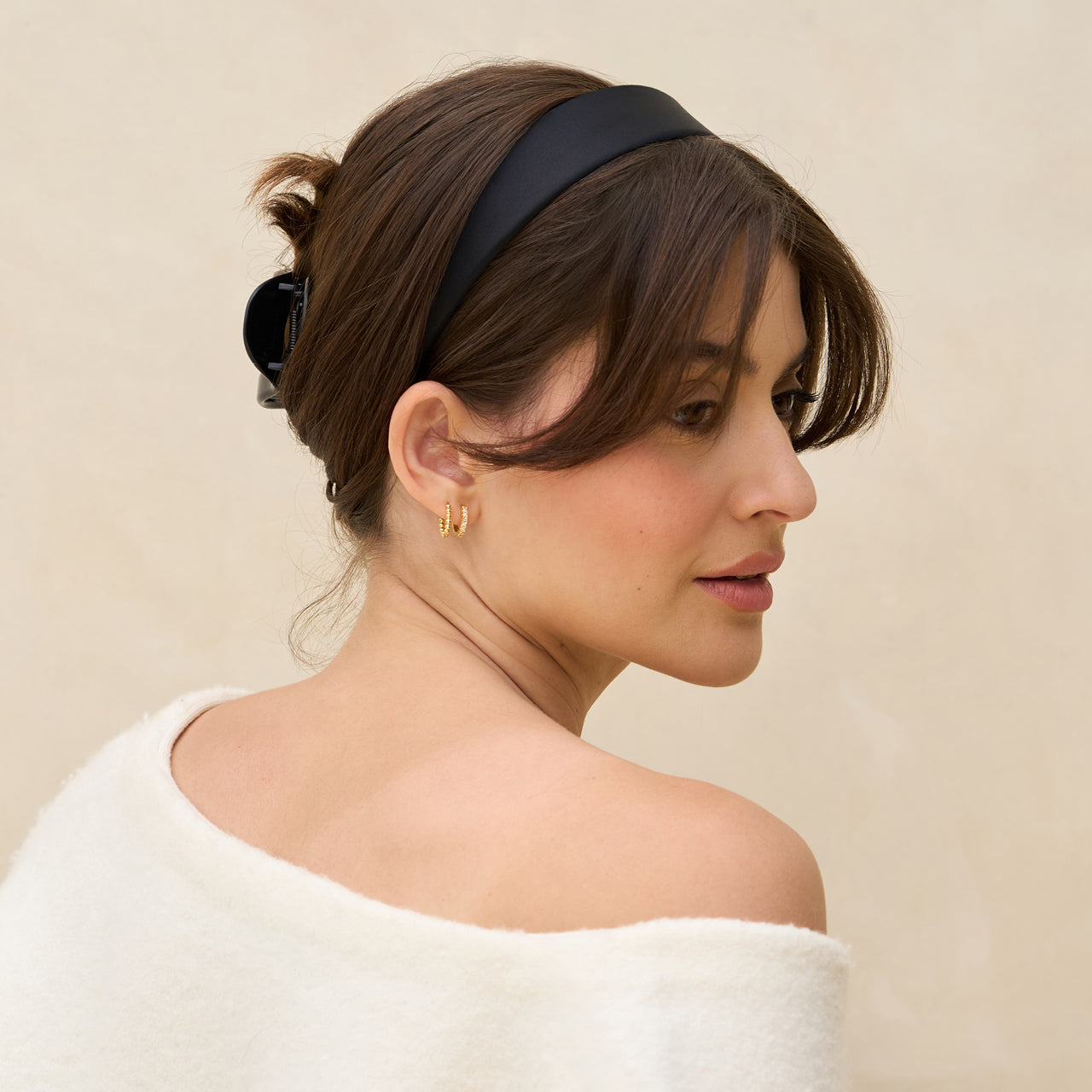 503813-RecycledFabricSatin_VelvetHeadbands-2pc-Black_Chocolate-Hair-Model-Opt1-1280x1280px.jpg