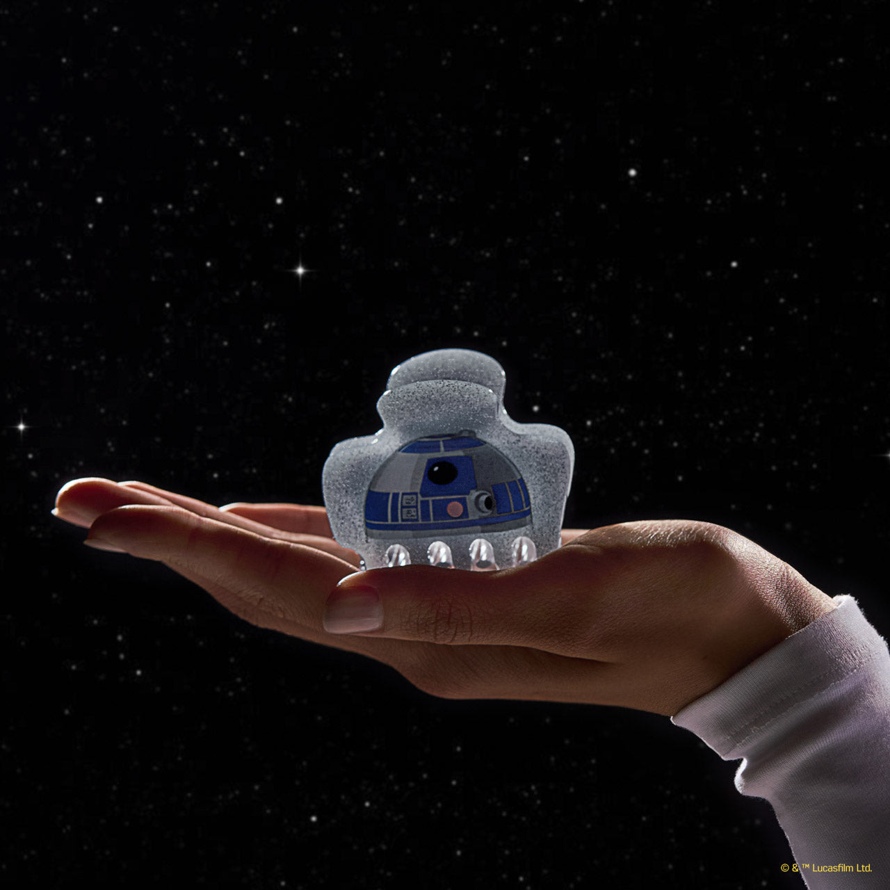 504445-StarWarsxKitsch-CreativeProductShoot-GlitterCloudClip-R2-D2-1280x1280px.jpg