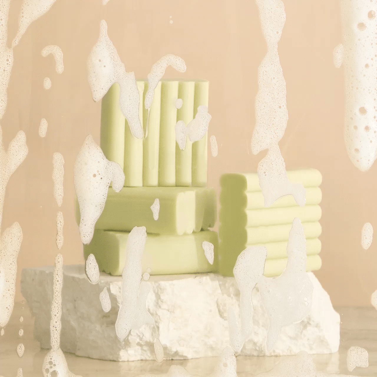 504650-GlycolicAcidFace_BodyWash-BottleFreeBeauty-Resurfacing-GIF-1280x1280px_1.gif