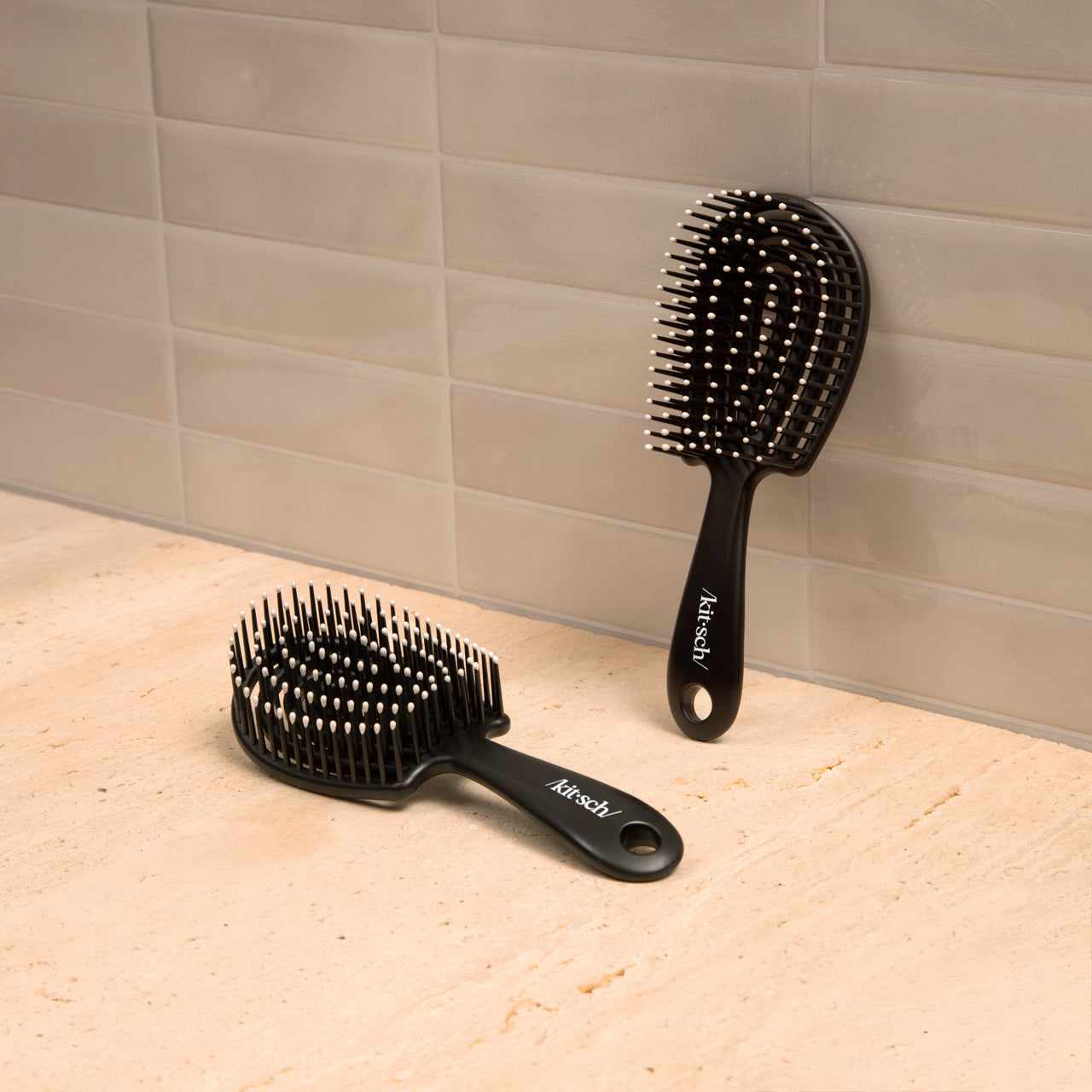 504797-CreativeProductShoot-MiniDetanglingFlexiBrush-Pro-Black-1280x1280px.jpg