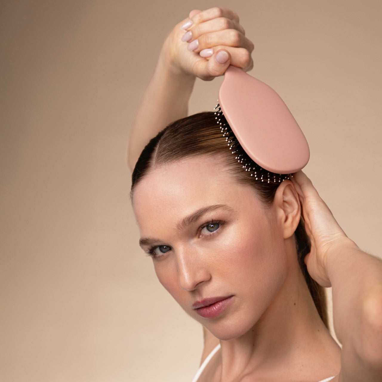 505770-Smooth_Polish_Brush_Terracotta-Pro-Model-2-1280x1280px.jpg