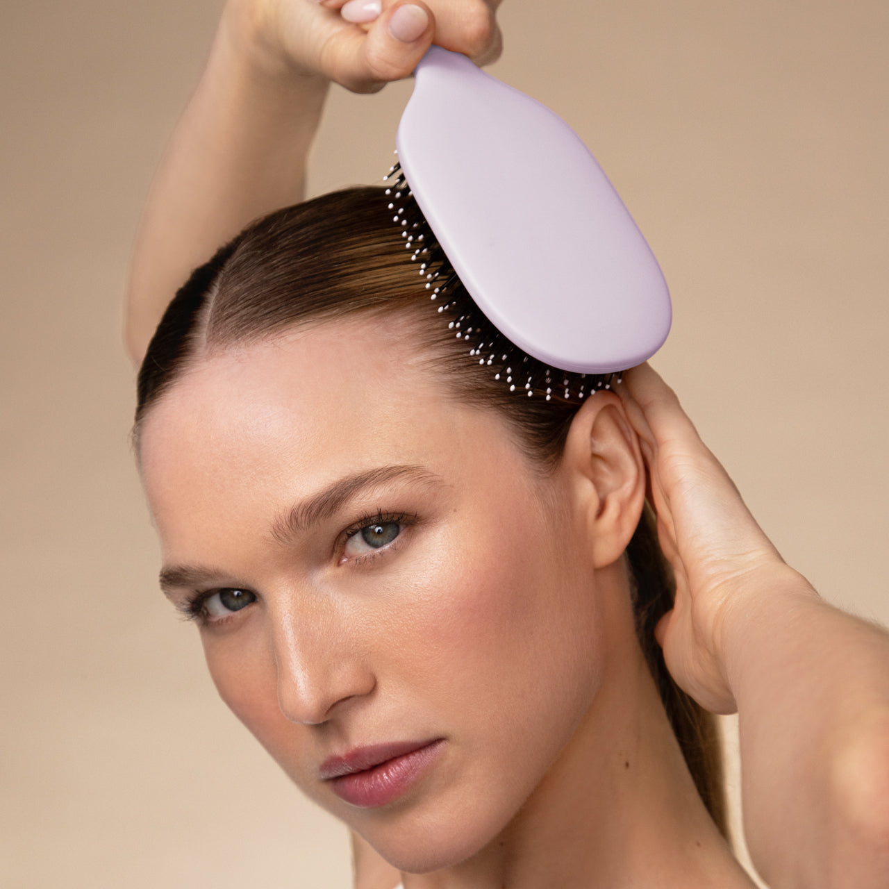 505787-Smooth_PolishBrush-Pro-SoftViolet-Model-1280x1280px.jpg