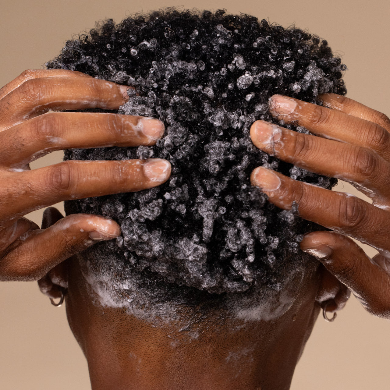 505947-CoconutOilLiquidShampoo-Moisturizing-HairCare-Model-3-1280x1280px.jpg