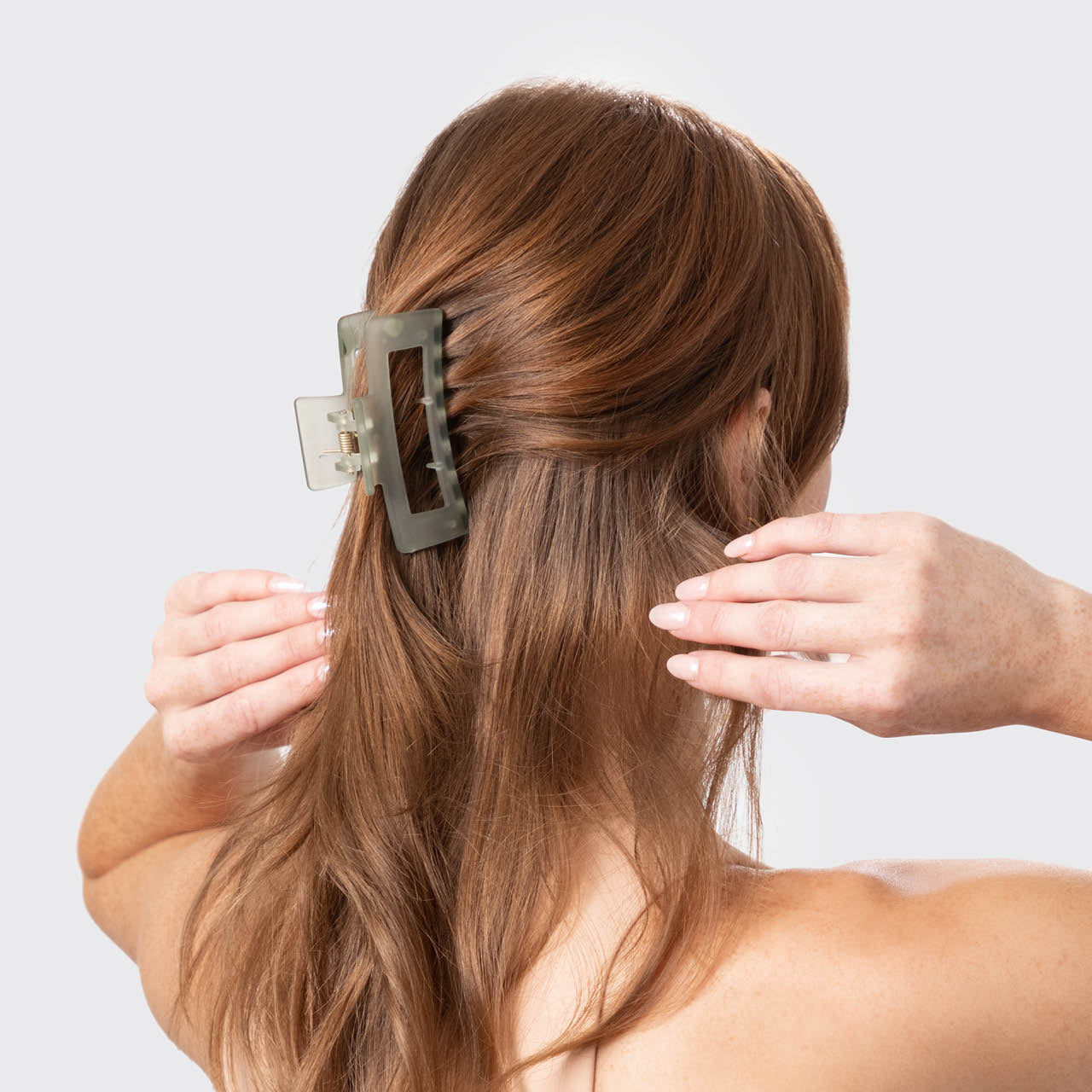 60343-Hair-lifestyle-Recycled-Plastic-Assorted-ClawClip-3pc-Octopus-eucalyptus-7-1280x1280px.jpg