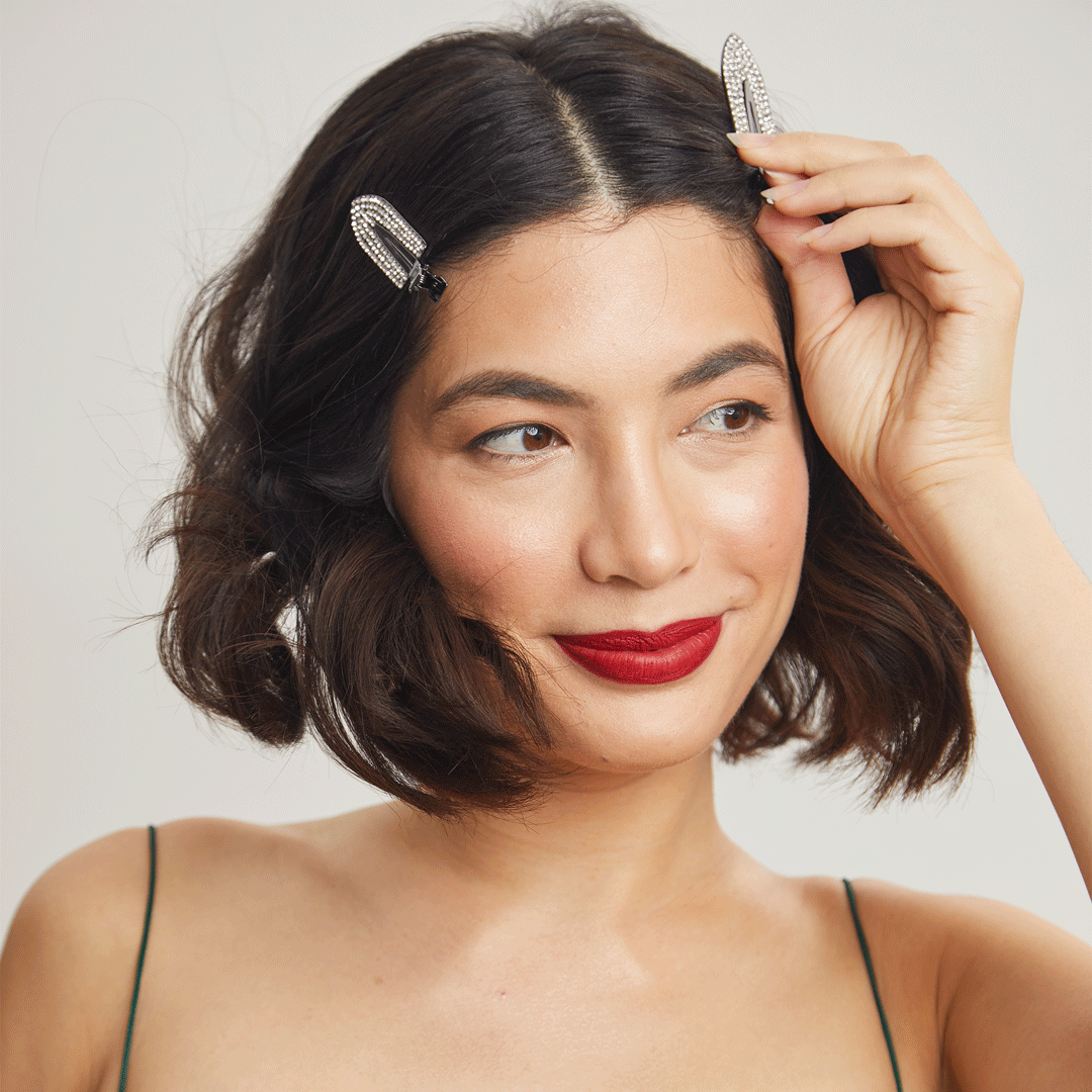 62040-MetalCreaselessClips-2pc-Model-Hair-Hematite-1x1_2.gif