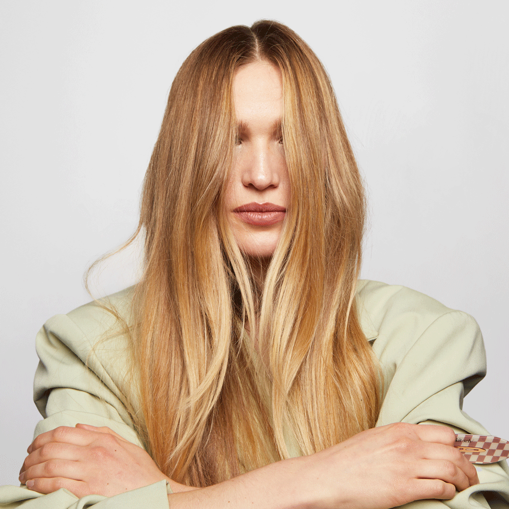 62323-XL-CreaselessClips-2pc-Model-Hair-TerracottaChecker-2-1x1-1.gif