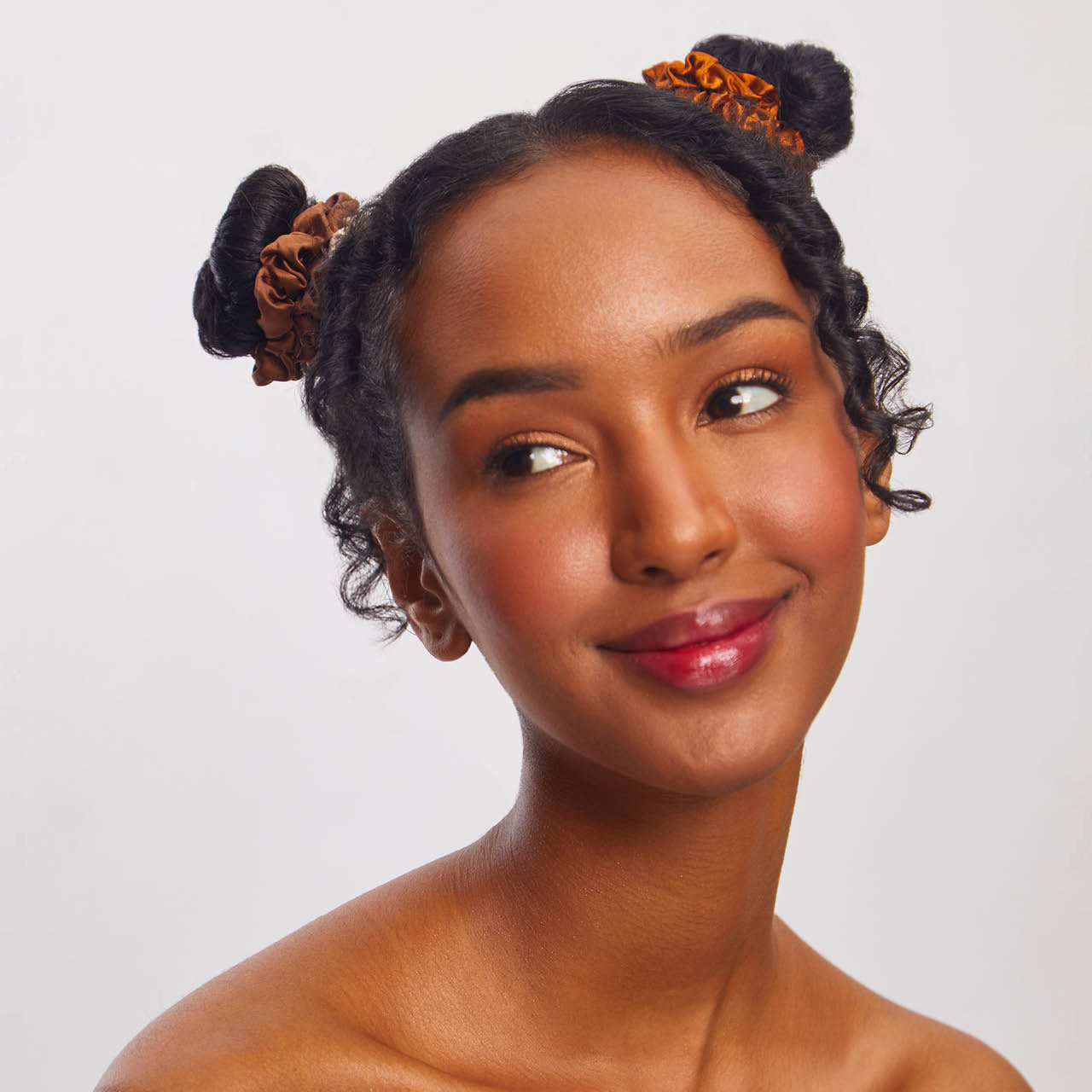 63023-SatinPetiteScrunchies-5pc-Model-Hair-Sedona-1280x1280px.jpg