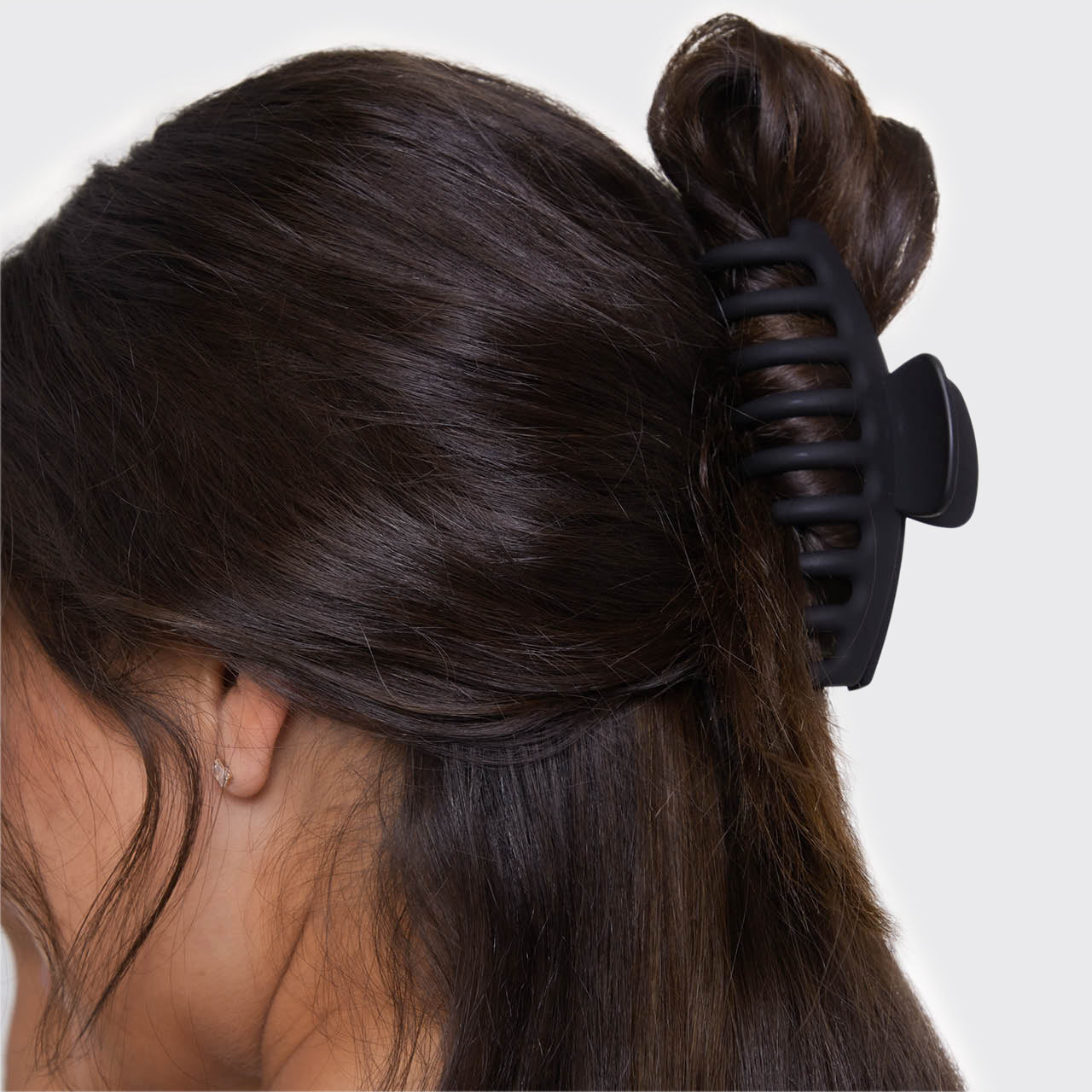 6325-EcoFriendly-OversizedMatteClawClip-2pc-Model-Hair-Black_Tort-2-1280x1280px.jpg