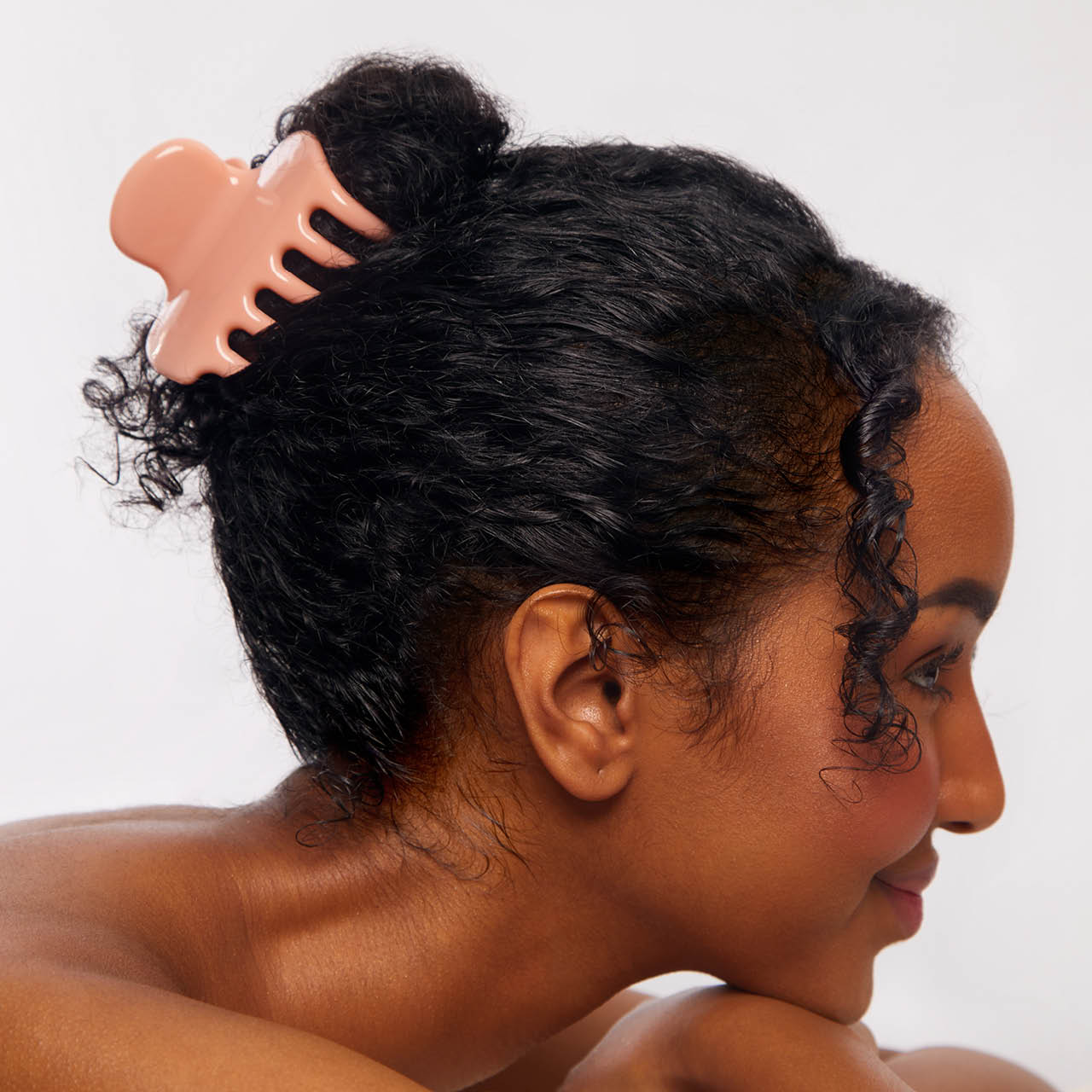 64280-RecycledPlastic-PuffyClawClip-1pc-Model-Hair-Rosewood-3-1280x1280px.jpg