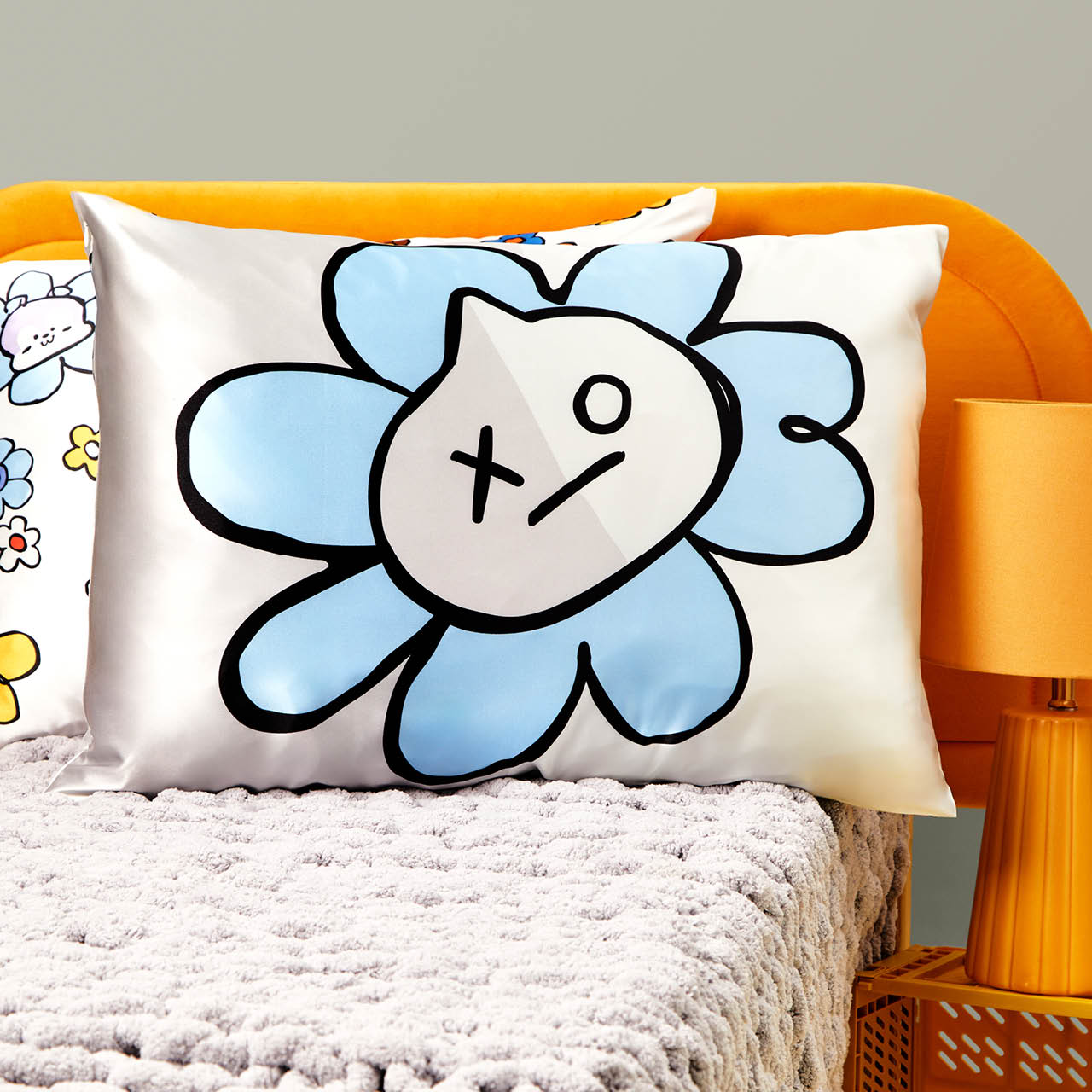 65515-BT21xKitsch-CreativeProductShoot-SatinPillowcase-Van-1280x1280px.jpg