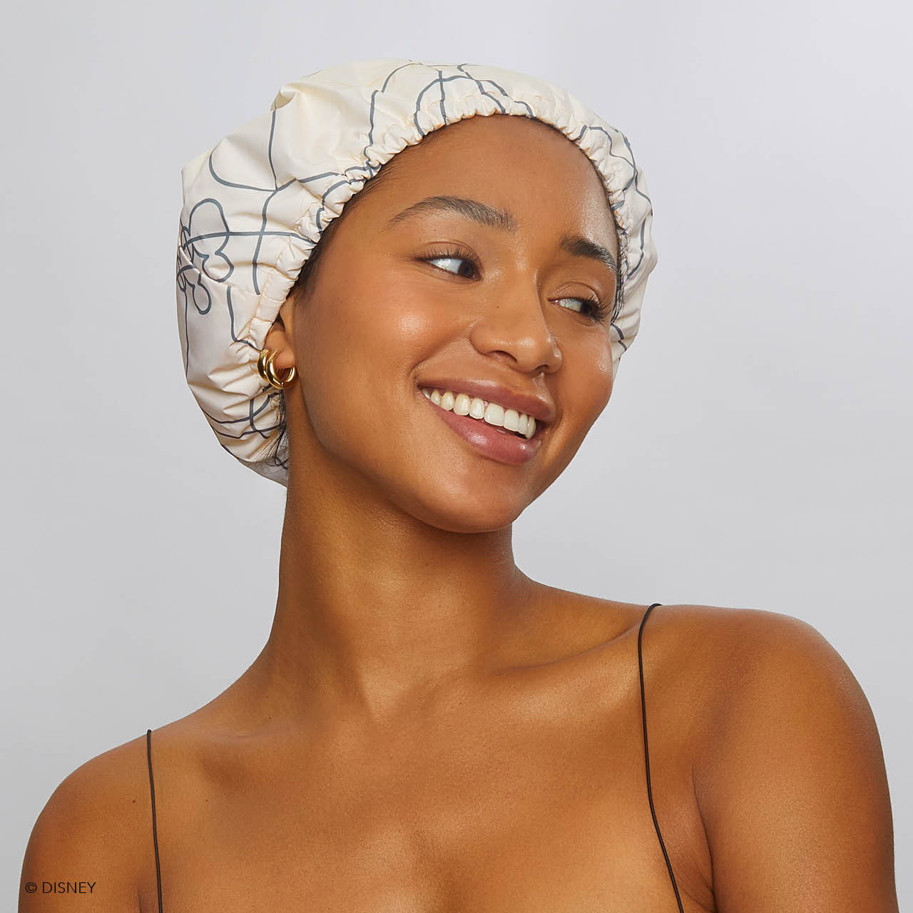 66048-MickeyMinniexKitsch-SatinLinedFlexiShowerCap-MickeyMaze-Cream-Model-1280x1280px.jpg