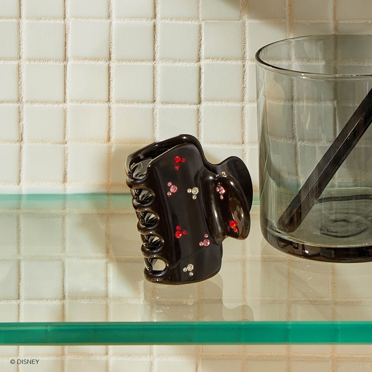 66086-MickeyMinniexKitsch-CreativeProductShoot-RecycledPlasticRhinestoneClawClip-1pc-Black-2-1280x1280px.jpg