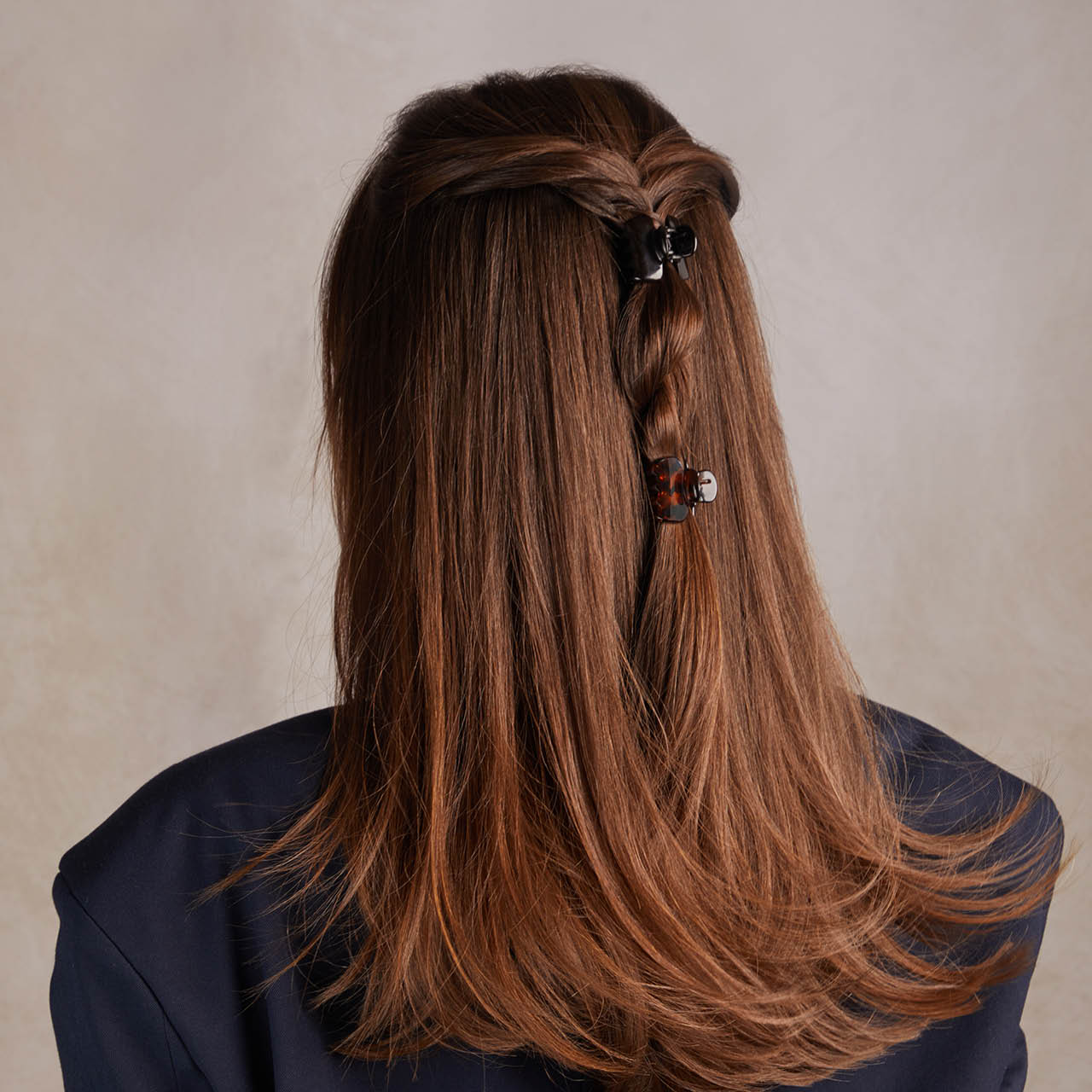 66215-RecycledPlasticMiniPuffyClawClips-6pc-Model-Hair-Black_Tort-2-1280x1280px.jpg