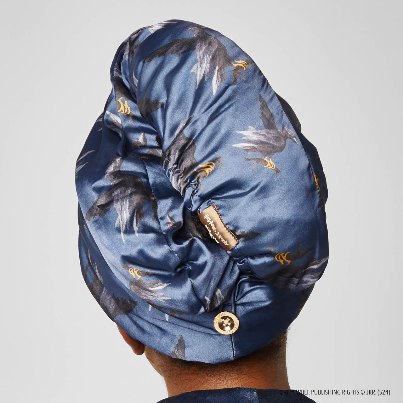66734-HarryPotterxKitsch-SatinWrappedHairTowel-Ravenclaw-Model-1280x1280px.jpg