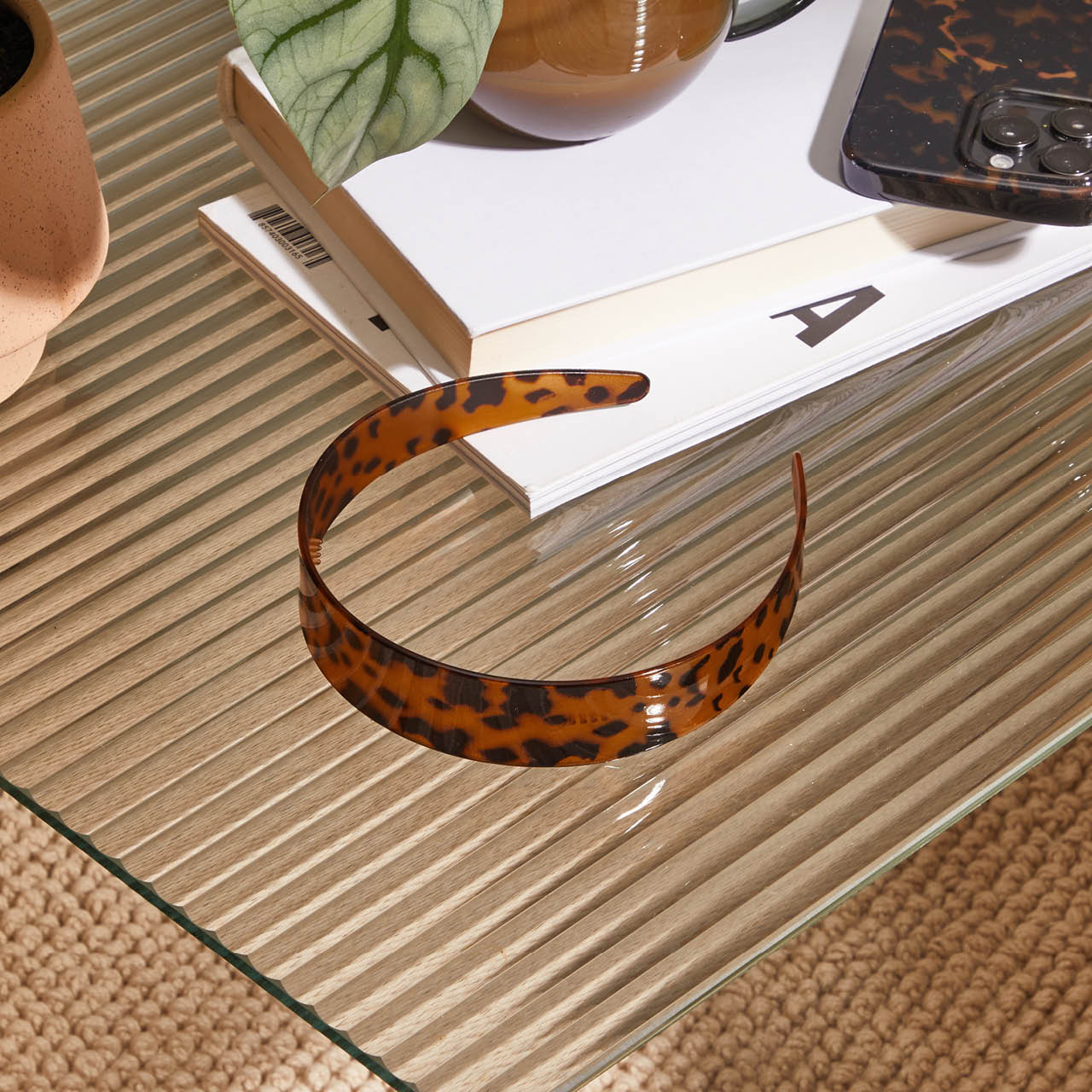 66949-CreativeProductShoot-RecycledPlasticWideHeadband-1pc-Hair-Tort-1280x1280px.jpg