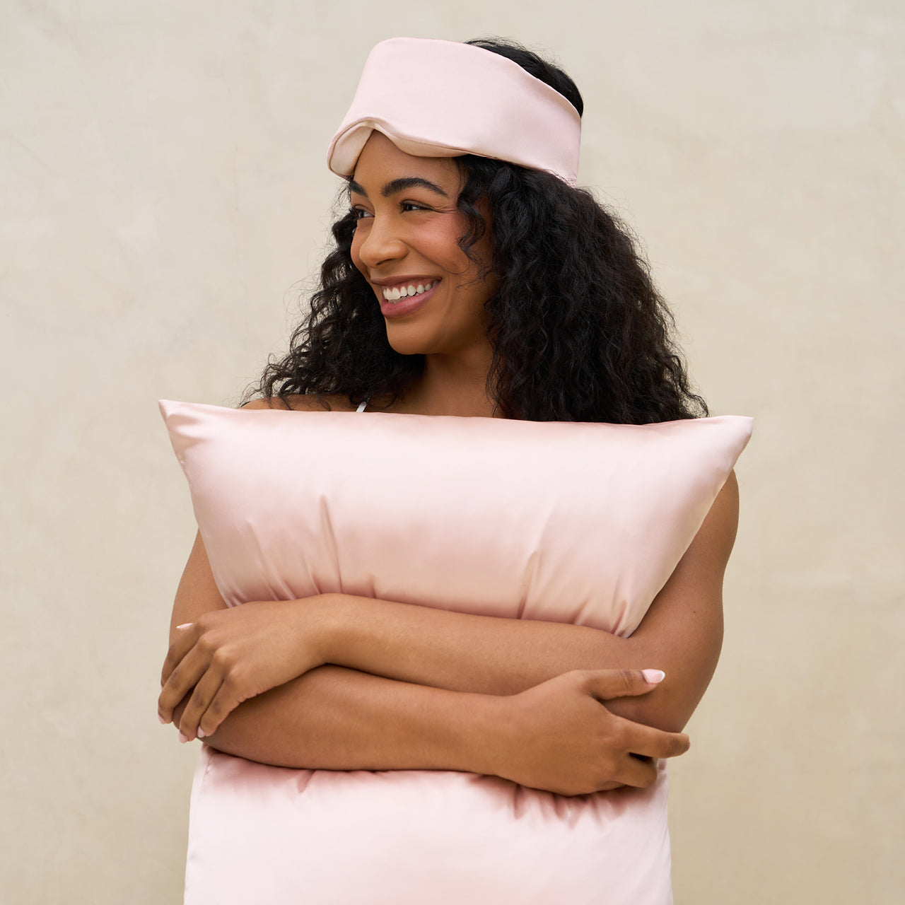 69124-4969-ContourPillowEyeMask-SatinPillowcase-Blush-Sleep-Model-1280x1280px.jpg