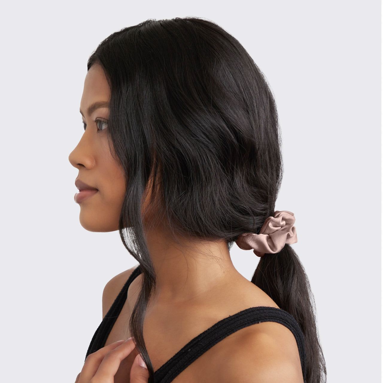 9265-Sleep-lifestyle-holiday-satin-scrunchie-cameo-1280x1280px.jpg