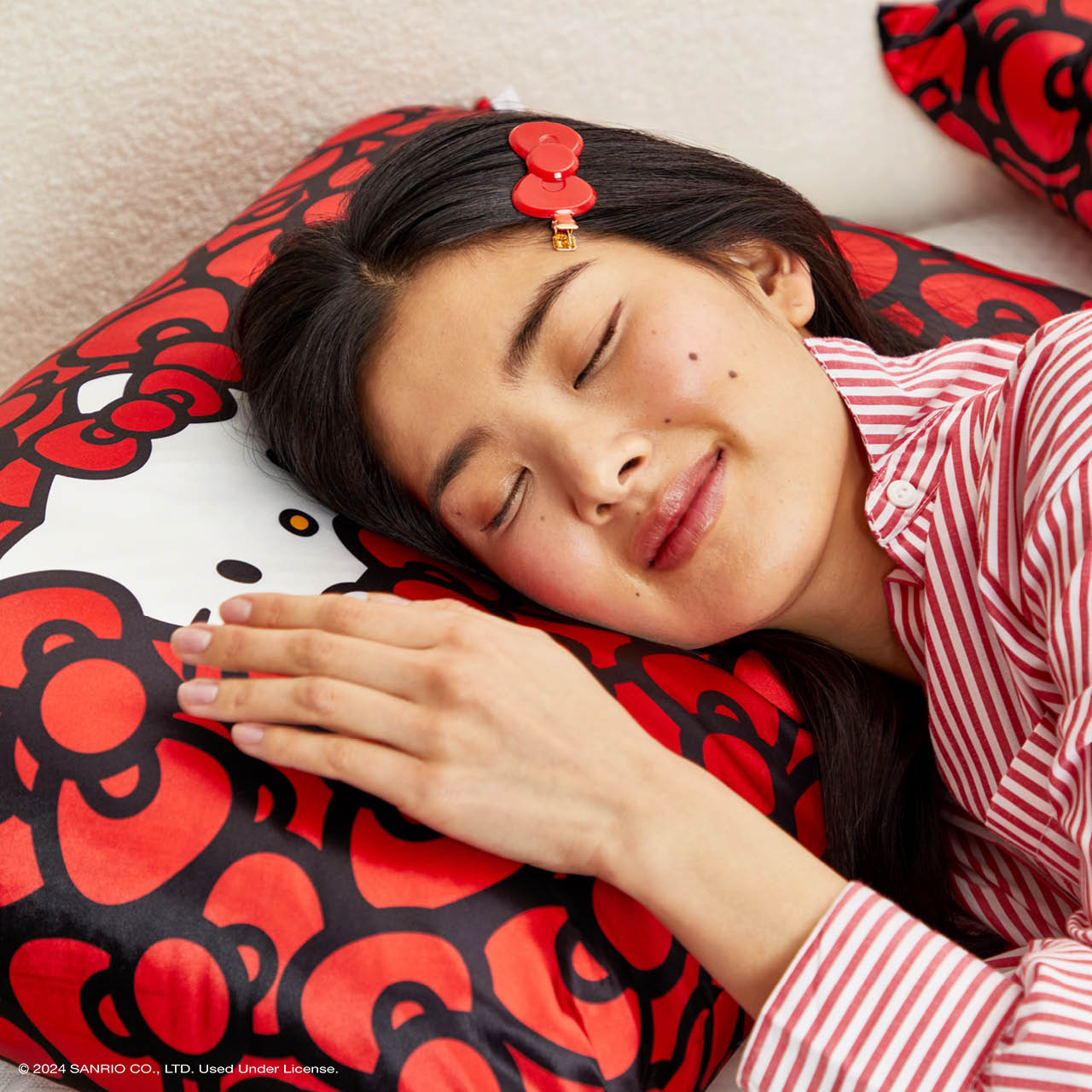 HelloKittyxKitsch-1280x1280px-87_d6855798-0744-4844-bc00-267a71fa7151.jpg